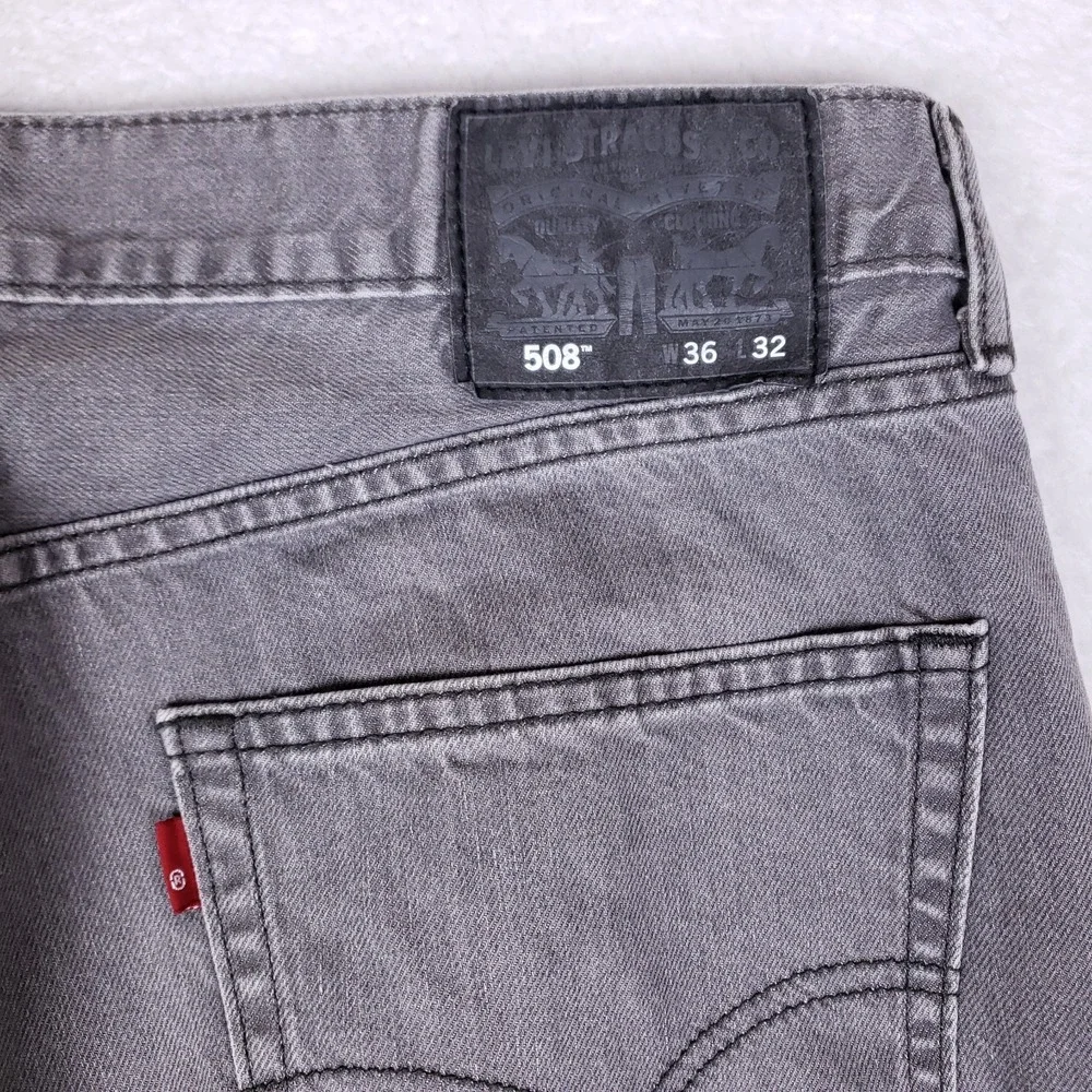 Levis see measurements